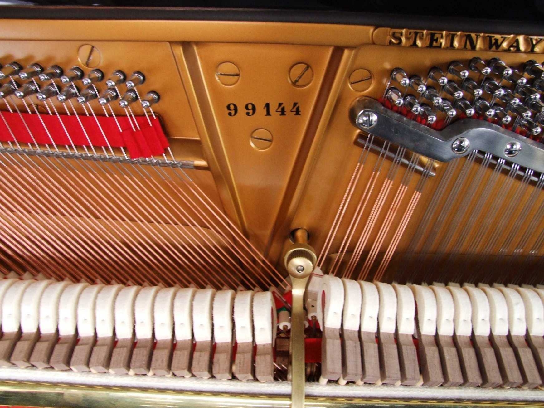 Steinway E