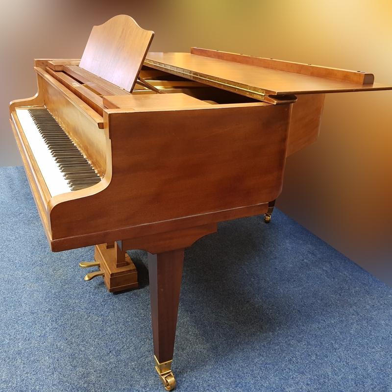 Bluthner IV grand Piano in Mahogany – Gallery image – Roberts Pianos Oxford