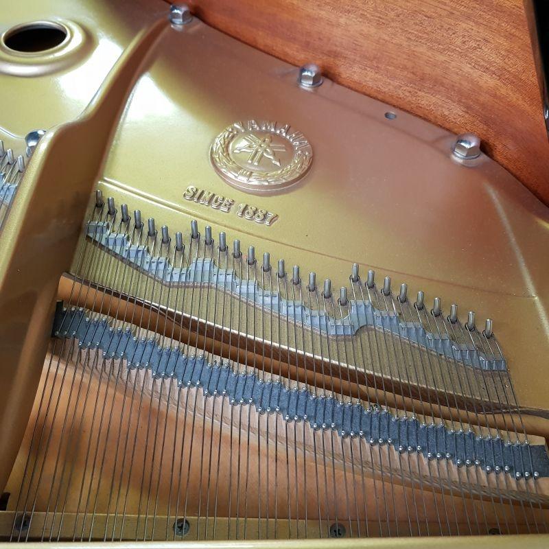 Yamaha C7 grand Piano in bright black – Gallery image – Roberts Pianos Oxford