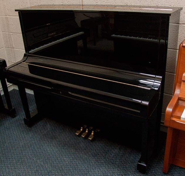 Yamaha U3H upright Piano in Black – Gallery image – Roberts Pianos Oxford