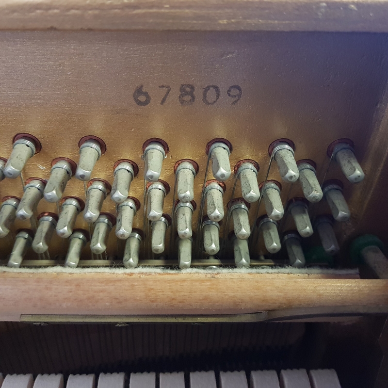 Knight upright Piano in mahogany – Gallery image – Roberts Pianos Oxford