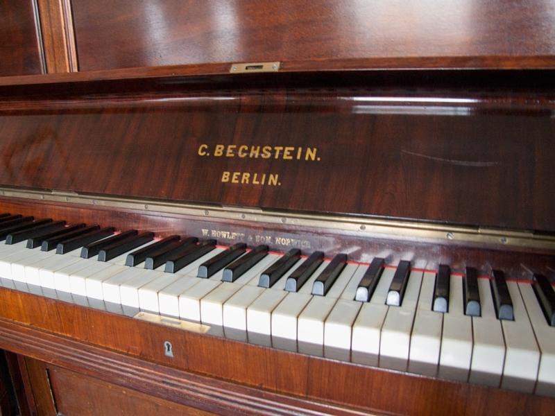 Bechstein upright Piano in Rosewood – Gallery image – Roberts Pianos Oxford