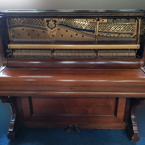 Bluthner upright Piano in rosewood – Gallery image – Roberts Pianos Oxford