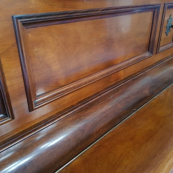 Bluthner upright Piano in rosewood – Gallery image – Roberts Pianos Oxford