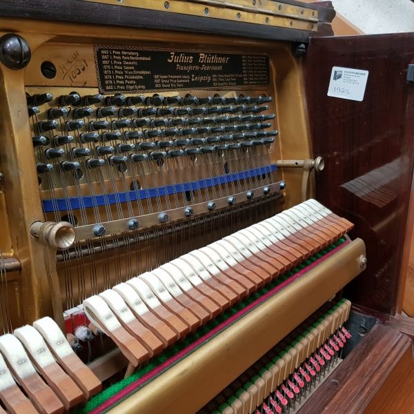 Bluthner upright Piano in rosewood – Gallery image – Roberts Pianos Oxford