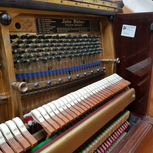 Bluthner upright Piano in rosewood – Gallery image – Roberts Pianos Oxford