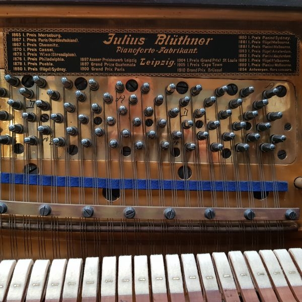 Bluthner upright Piano in rosewood – Gallery image – Roberts Pianos Oxford