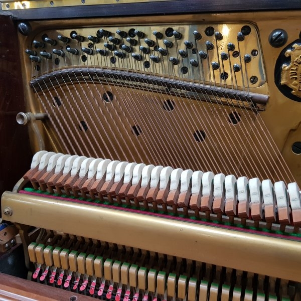 Bluthner upright Piano in rosewood – Gallery image – Roberts Pianos Oxford