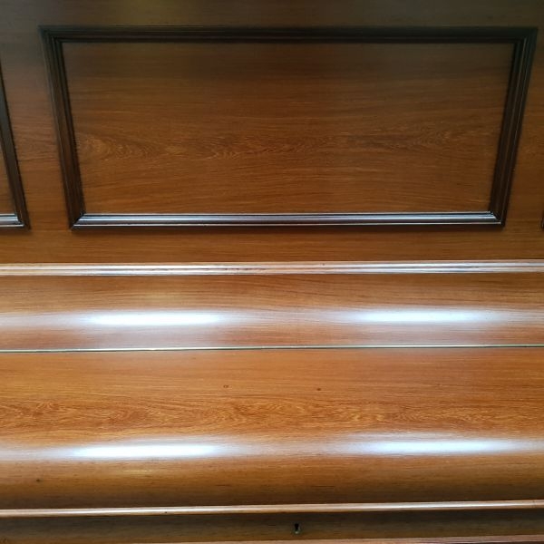 Bluthner upright Piano in rosewood – Gallery image – Roberts Pianos Oxford