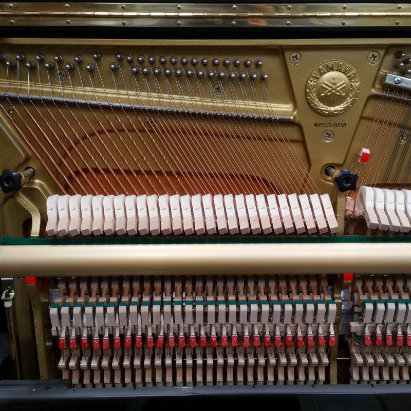 Yamaha U3S upright Piano in Black polyester – Gallery image – Roberts Pianos Oxford