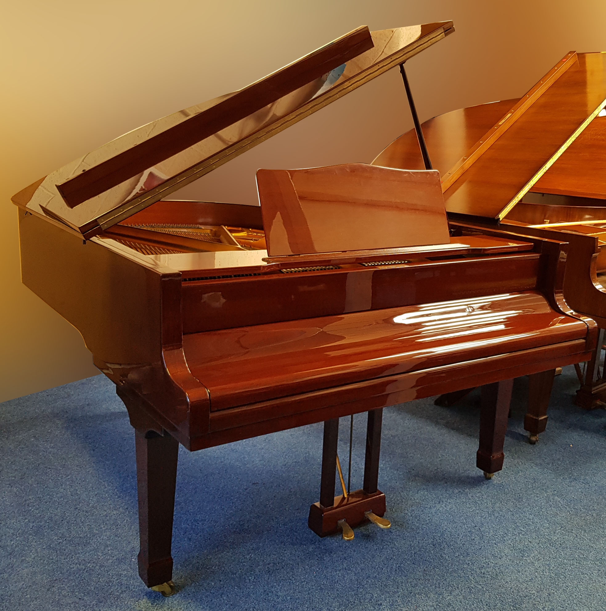 Bluthner 166 model 10 grand Piano in mahogany – Gallery image – Roberts Pianos Oxford