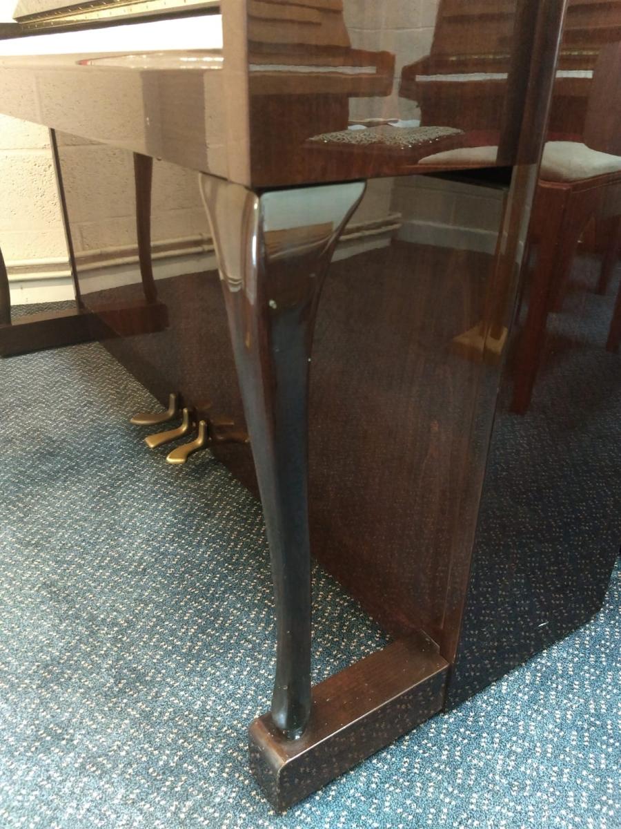 Yamaha M1S upright Piano in Bright walnut – Gallery image – Roberts Pianos Oxford