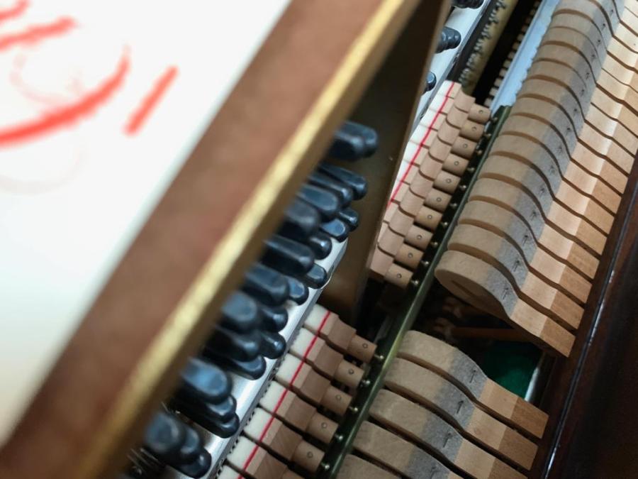 Yamaha M1S upright Piano in Bright walnut – Gallery image – Roberts Pianos Oxford