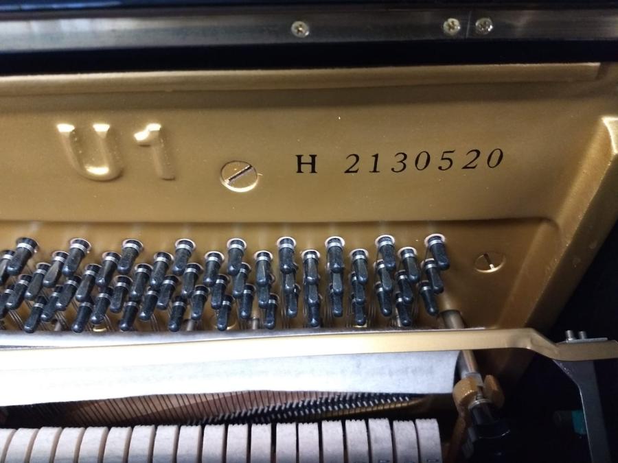 Yamaha U1H upright Piano in Bright black – Gallery image – Roberts Pianos Oxford