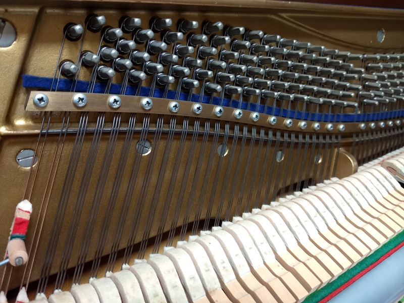 Welmar upright Piano in light walnut/mahogany – Gallery image – Roberts Pianos Oxford