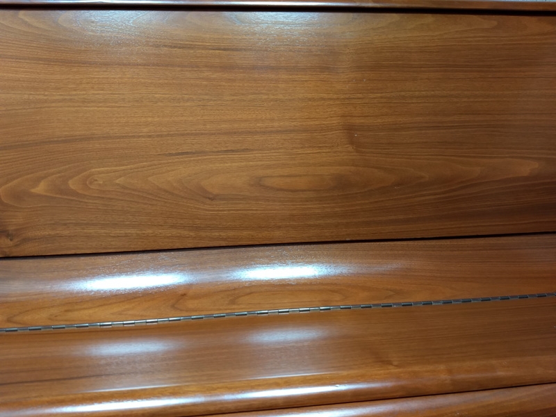 Welmar upright Piano in light walnut/mahogany – Gallery image – Roberts Pianos Oxford