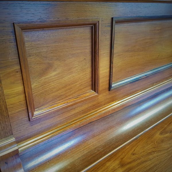 Bluthner upright Piano in Rosewood – Gallery image – Roberts Pianos Oxford