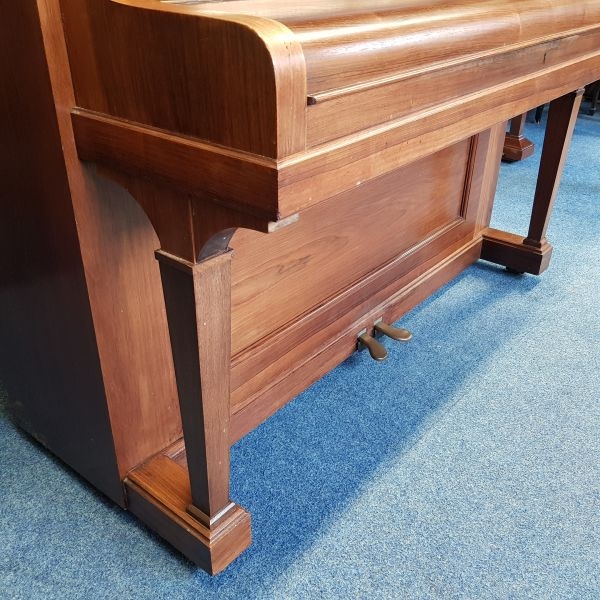 Bluthner upright Piano in Rosewood – Gallery image – Roberts Pianos Oxford