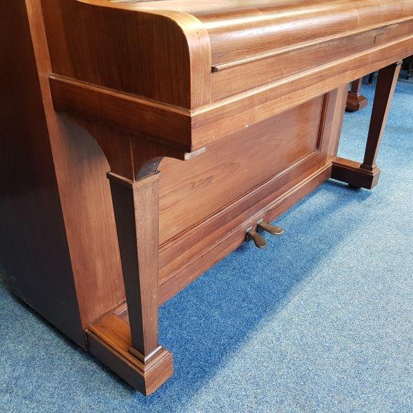 Bluthner upright Piano in Rosewood – Gallery image – Roberts Pianos Oxford