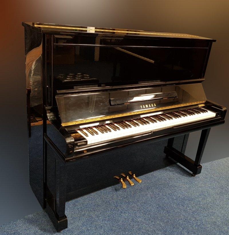 Yamaha U30A upright Piano in Black – Featured image – Roberts Pianos Oxford