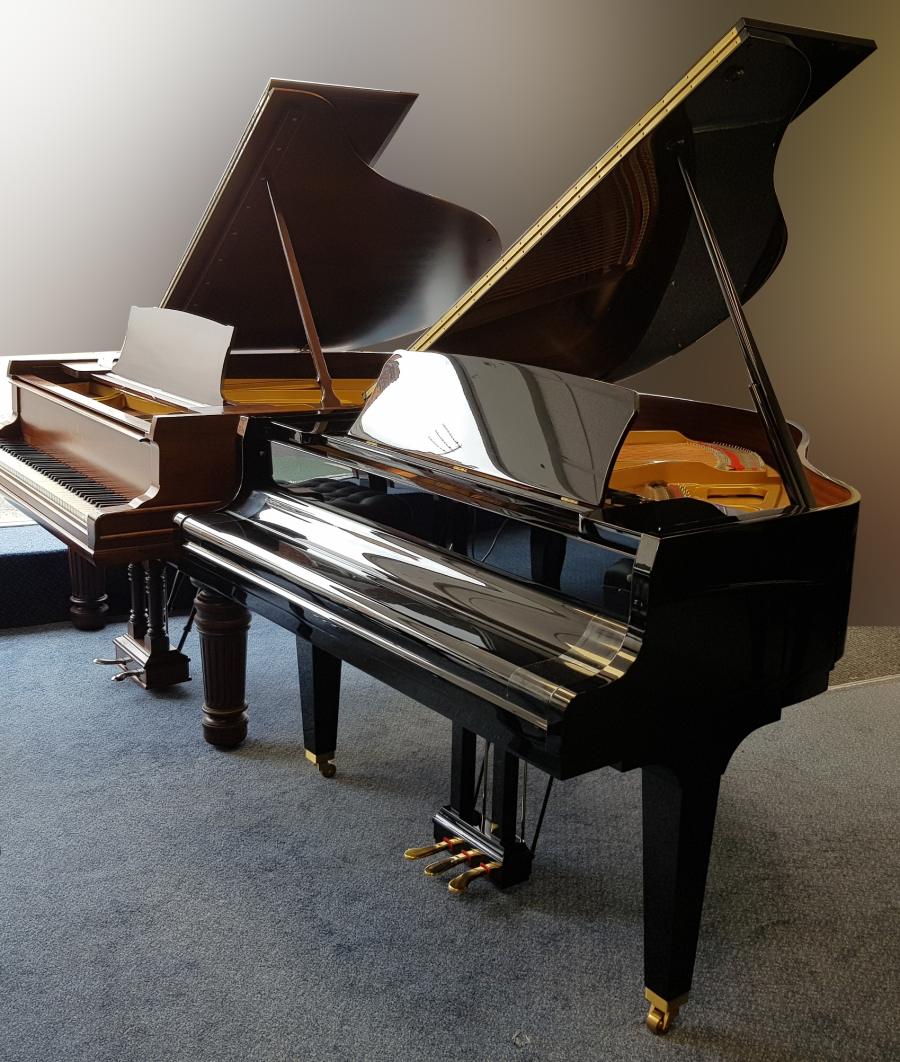 Kawai GL-10 grand Piano in black – Gallery image – Roberts Pianos Oxford