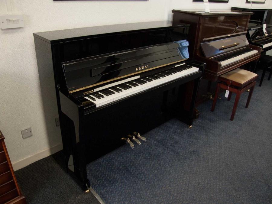 Kawai K200 upright Piano in bright black – Featured image – Roberts Pianos Oxford