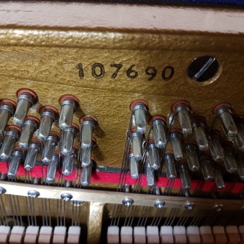 Welmar upright Piano in Mahogany – Gallery image – Roberts Pianos Oxford