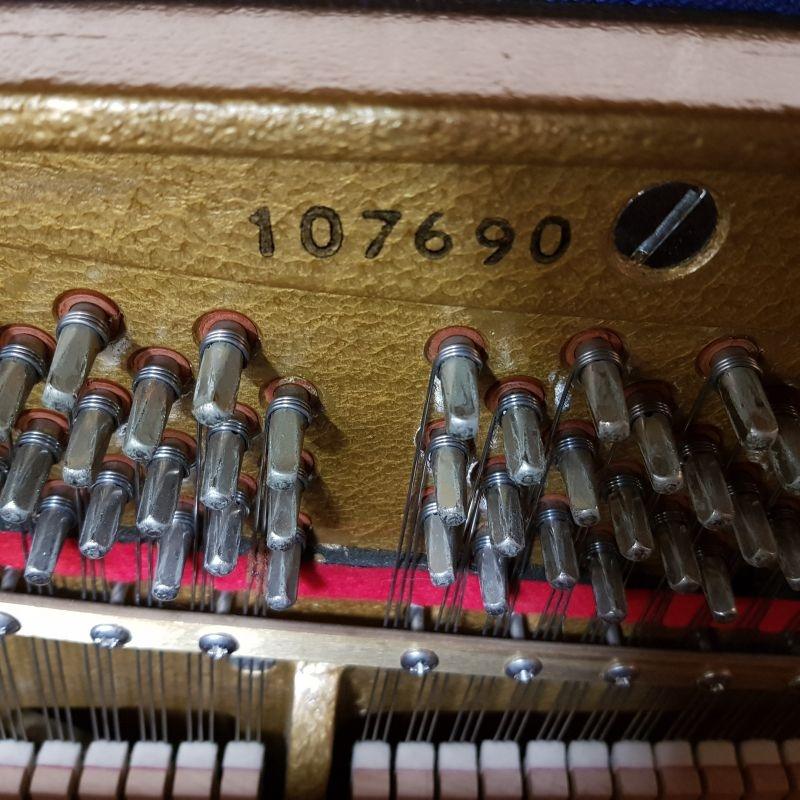 Welmar upright Piano in Mahogany – Gallery image – Roberts Pianos Oxford