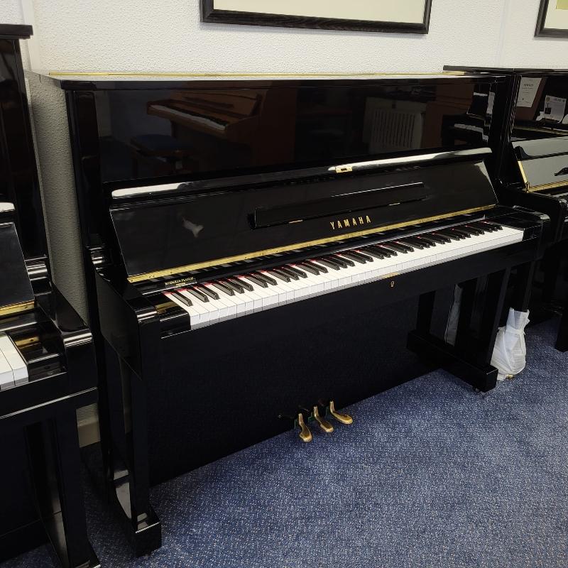 Yamaha U1F upright Piano in Bright black – Featured image – Roberts Pianos Oxford