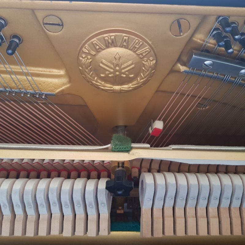 Yamaha U3H upright Piano in Black polyester – Gallery image – Roberts Pianos Oxford