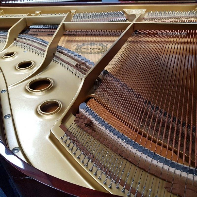Yamaha G1RE grand Piano in bright mahogany – Gallery image – Roberts Pianos Oxford