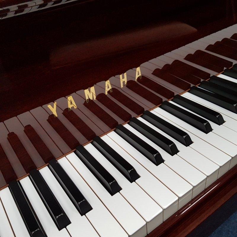 Yamaha G1RE grand Piano in bright mahogany – Gallery image – Roberts Pianos Oxford