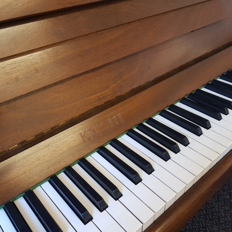 Knight K10 upright Piano in mahogany – Gallery image – Roberts Pianos Oxford