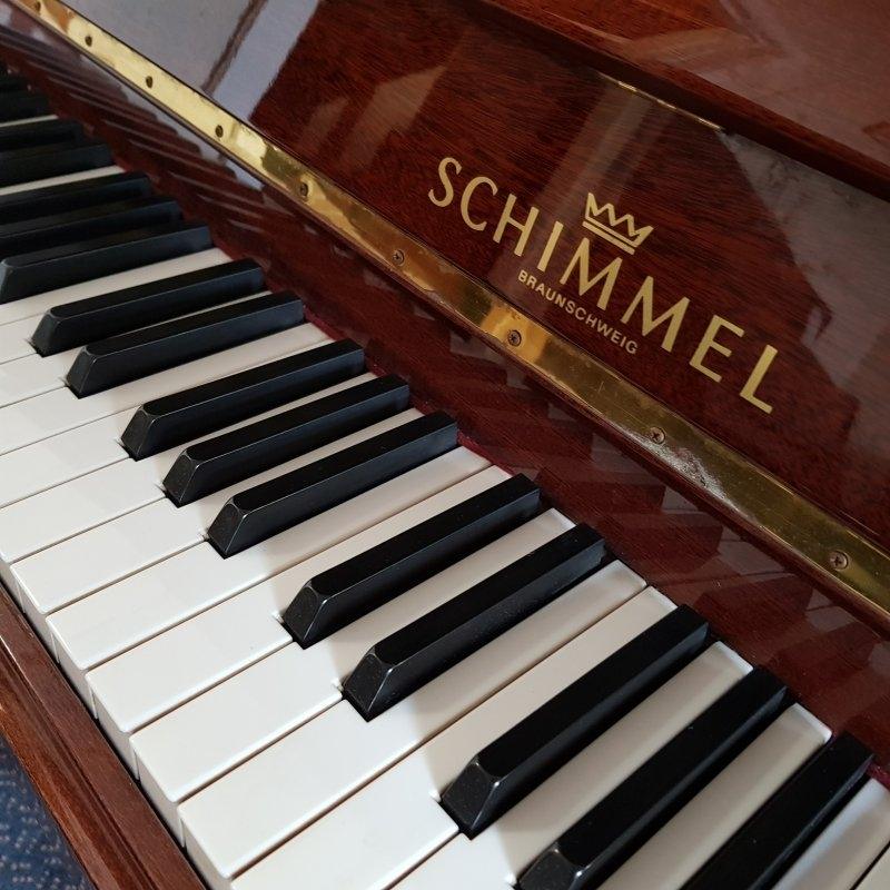 Schimmel upright Piano in bright mahogany – Gallery image – Roberts Pianos Oxford