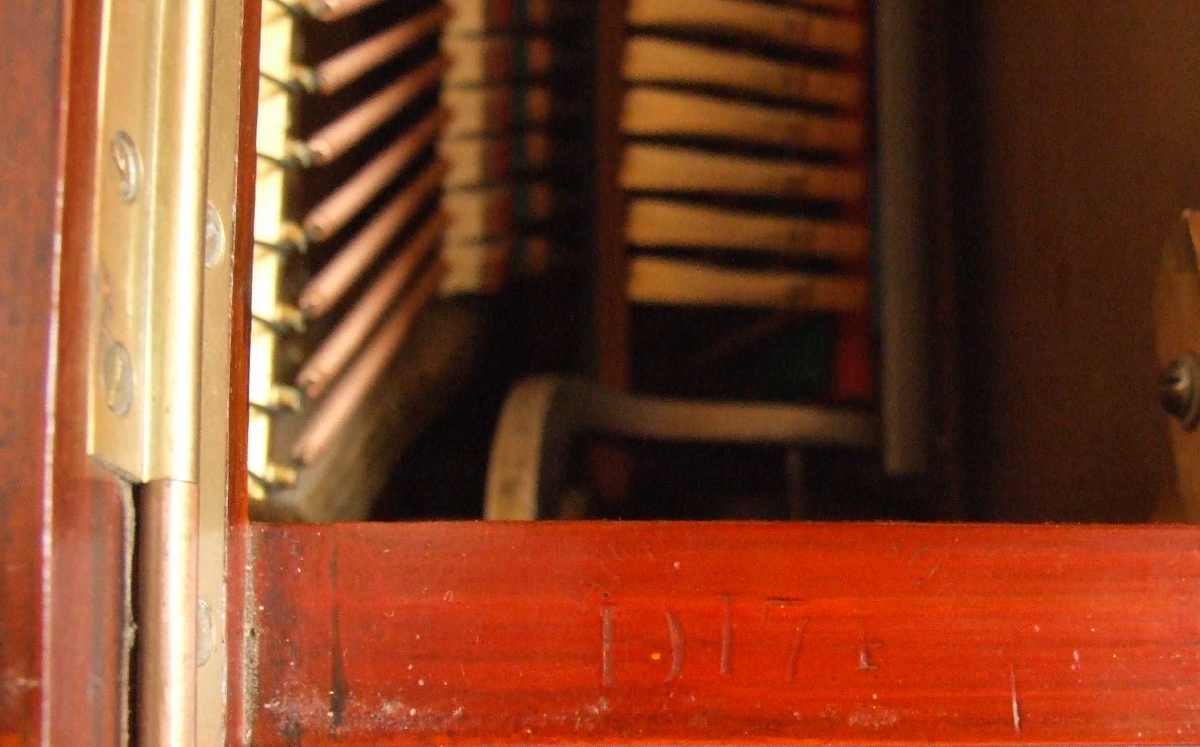Grotrian Steinweg upright Piano in rosewood – Gallery image – Roberts Pianos Oxford