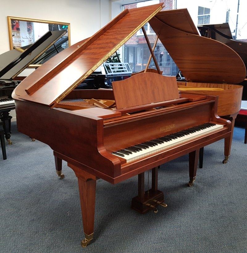 Bluthner Style lV grand Piano in fiddleback mahogany – Featured image – Roberts Pianos Oxford