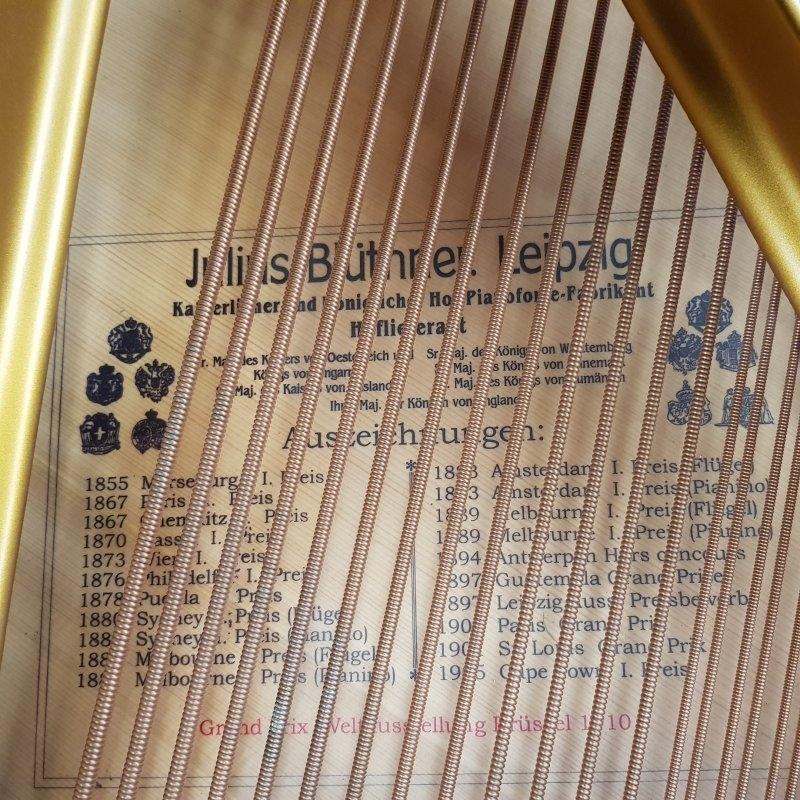 Bluthner Style lV grand Piano in fiddleback mahogany – Gallery image – Roberts Pianos Oxford