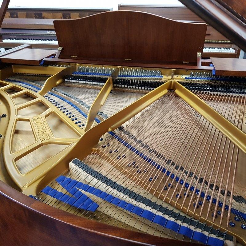 Bluthner Style lV grand Piano in fiddleback mahogany – Gallery image – Roberts Pianos Oxford