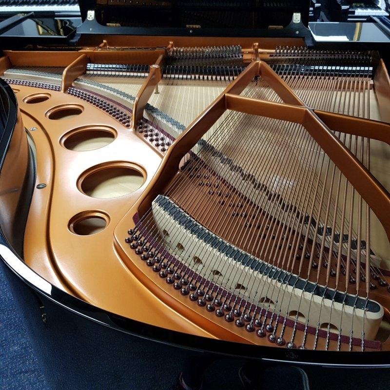Bosendorfer 170 grand Piano in black – Gallery image – Roberts Pianos Oxford