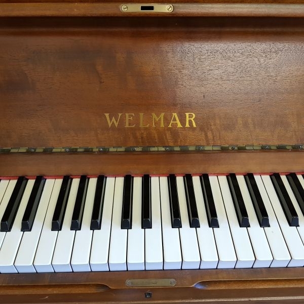Welmar upright Piano in light mahogany – Gallery image – Roberts Pianos Oxford