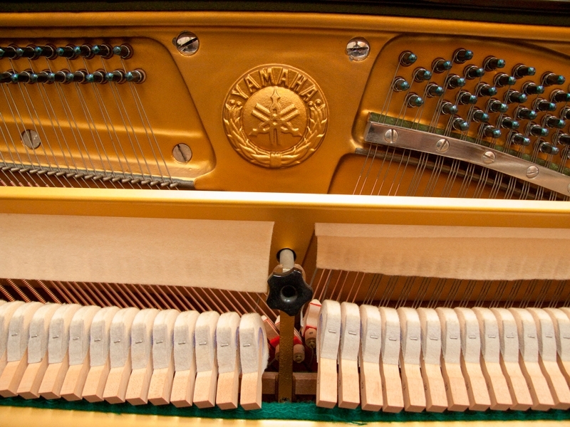 Yamaha U3H upright Piano in Black polyester – Gallery image – Roberts Pianos Oxford