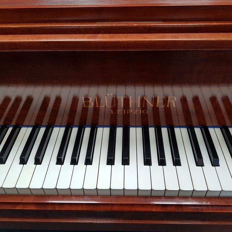 Bluthner Style lV grand Piano in fiddleback mahogany – Gallery image – Roberts Pianos Oxford