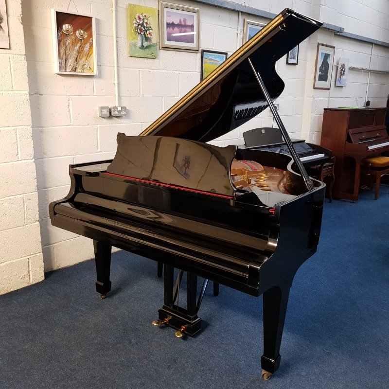 Steinway M