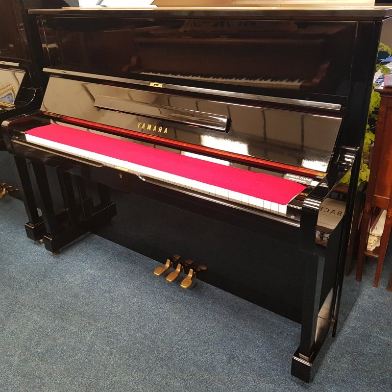 Yamaha U1G