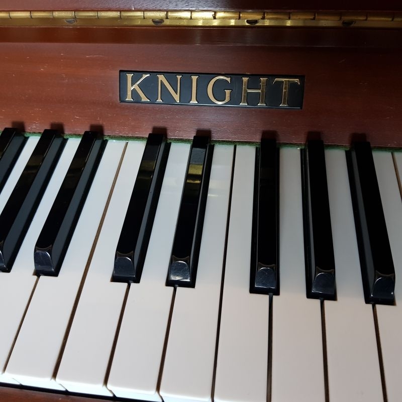 Knight K10 upright Piano in Mahogany – Gallery image – Roberts Pianos Oxford
