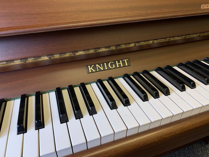 Knight K10 upright Piano in mahogany – Gallery image – Roberts Pianos Oxford