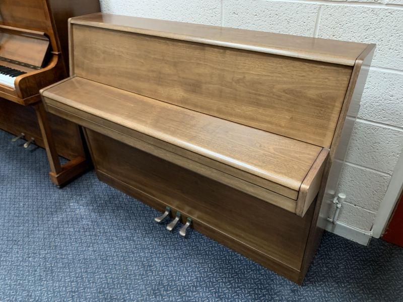 Welmar model 41 upright Piano in light mahogany – Gallery image – Roberts Pianos Oxford