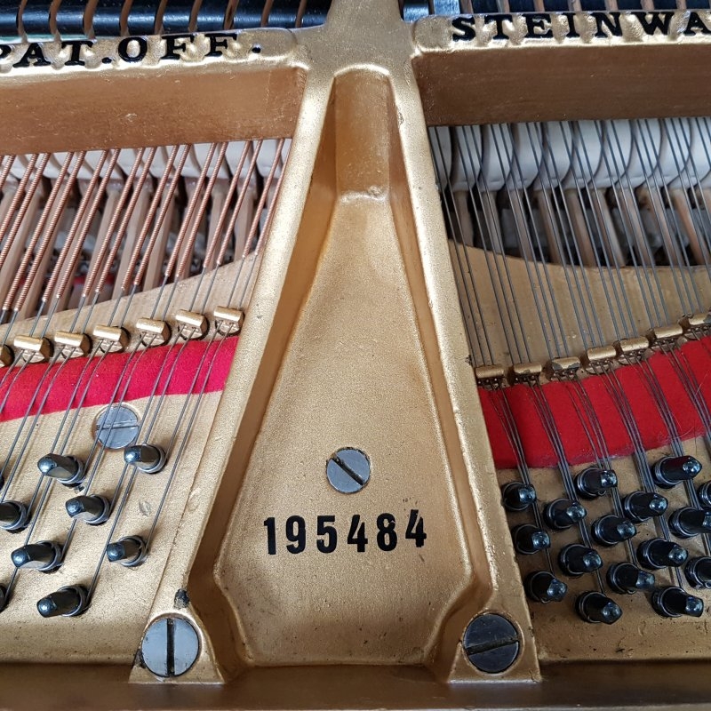 Steinway O