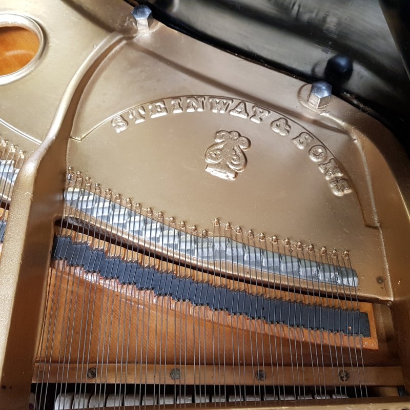 Steinway O