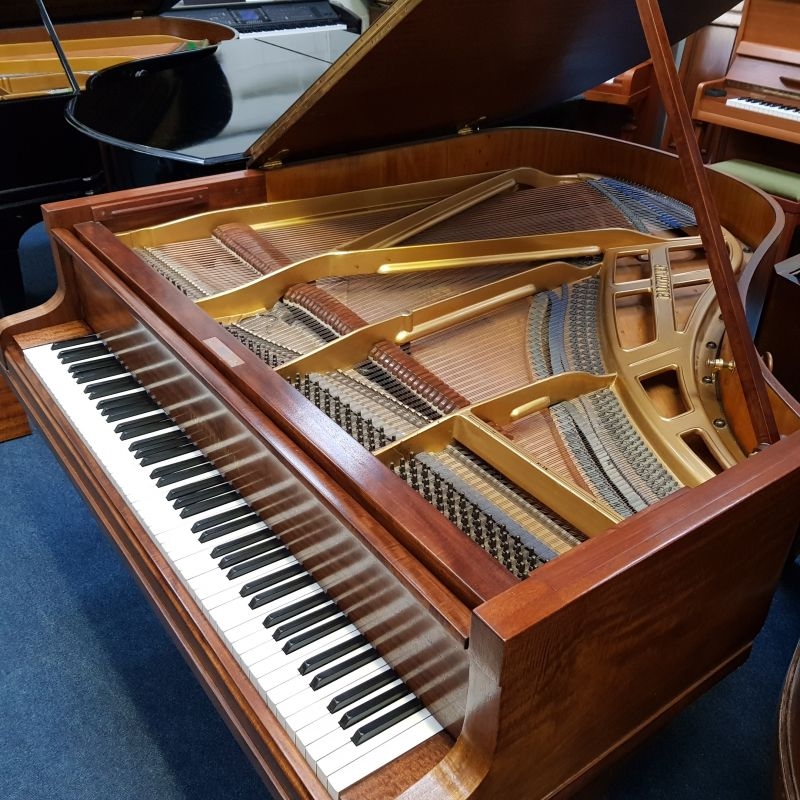 Bluthner Style lVa grand Piano in mahogany – Gallery image – Roberts Pianos Oxford